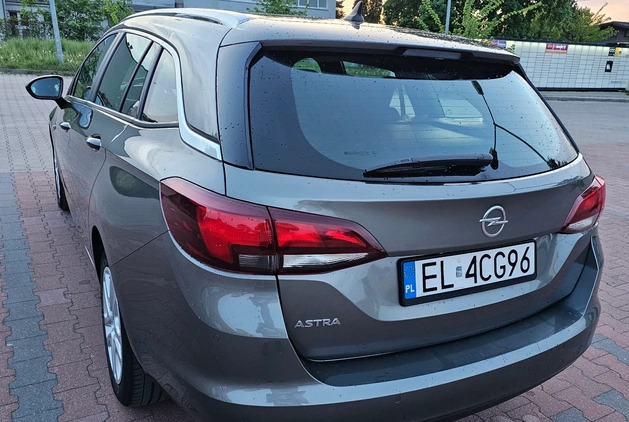 Opel Astra cena 40300 przebieg: 127089, rok produkcji 2018 z Łask małe 529